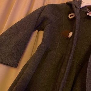 Little girls size 5 cardigan. Kind of like Elsa style